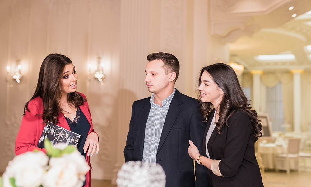 Common Wedding Planning Challenges and How Professionals Manage Them